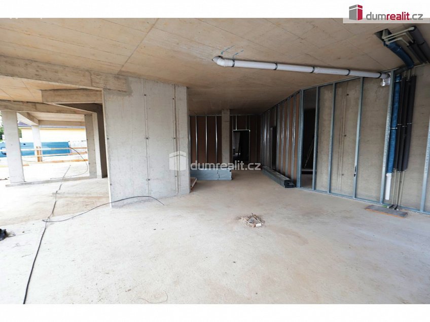 Pronájem  obchodních prostor 258 m^2 Štúrova, Praha 4 