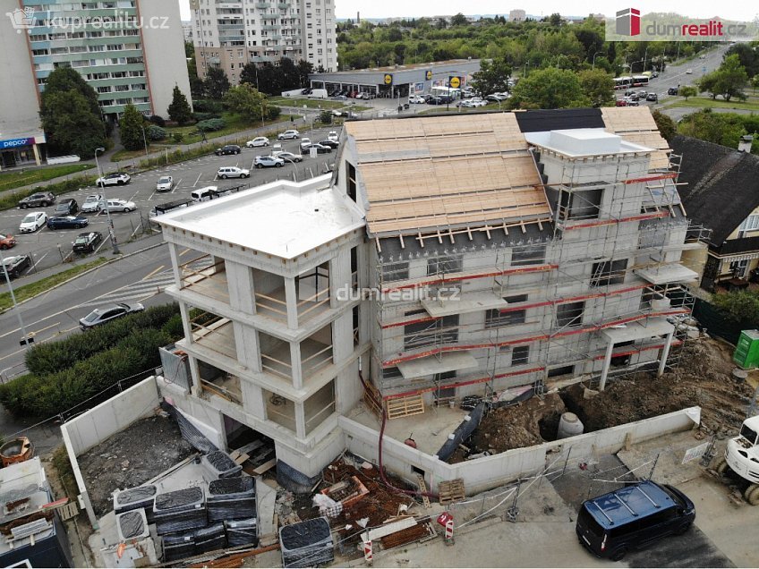 Pronájem  obchodních prostor 258 m^2 Štúrova, Praha 4 