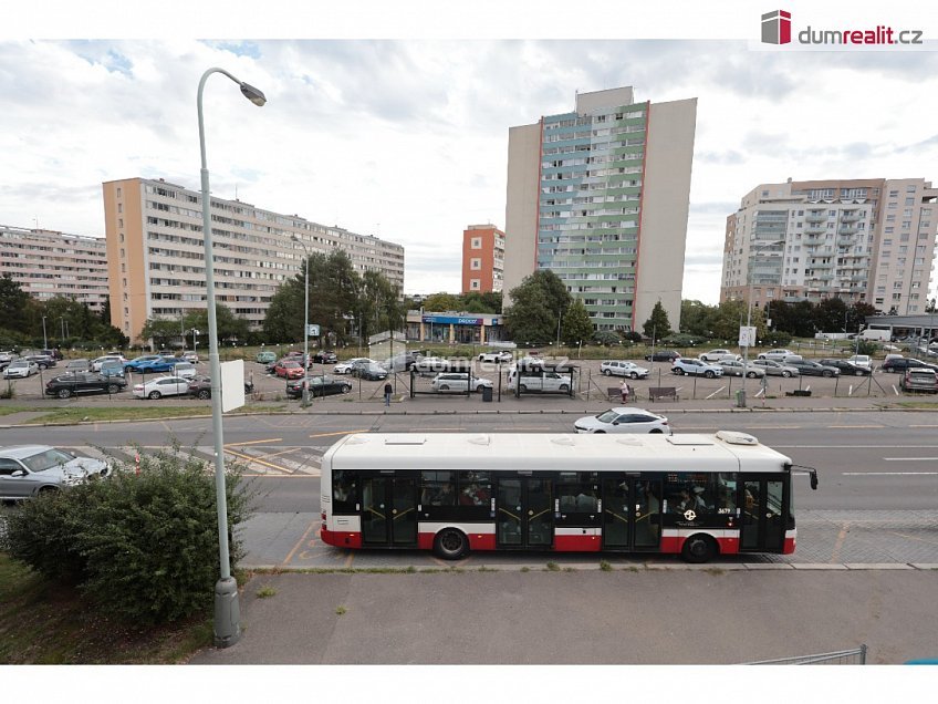 Pronájem  obchodních prostor 143 m^2 Štúrova, Praha 4 