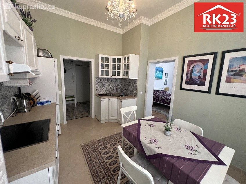 Pronájem bytu 2+1 73 m^2 Hlavní třída, Mariánské Lázně 