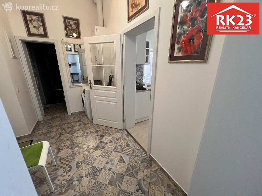 Pronájem bytu 2+1 73 m^2 Hlavní třída, Mariánské Lázně 