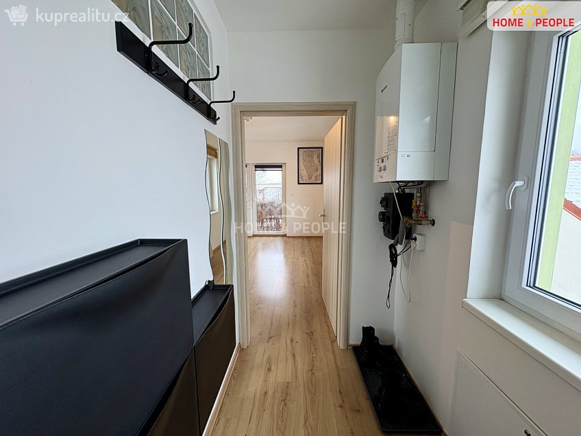 Pronájem bytu 2+kk 39 m^2 Mírové náměstí, Kouřim 