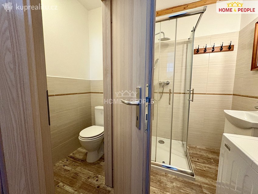 Pronájem bytu 2+kk 39 m^2 Mírové náměstí, Kouřim 