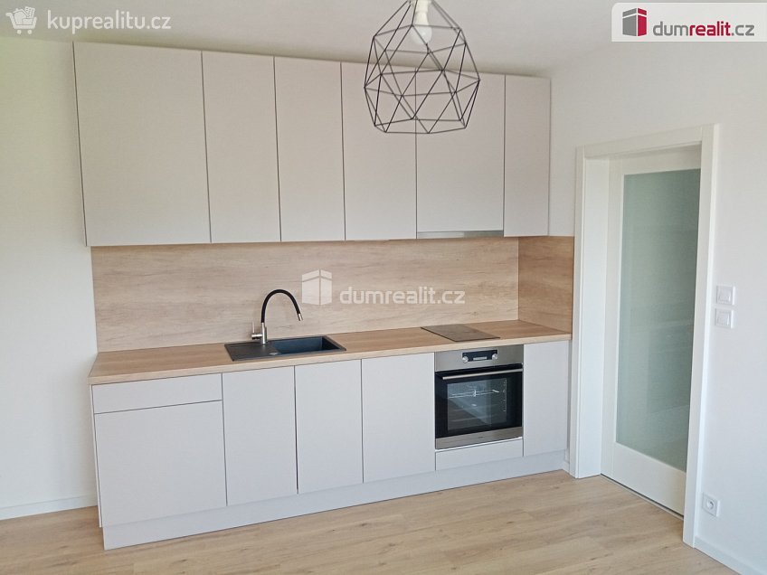 Pronájem bytu 2+kk 36 m^2 Zelená, Děčín 