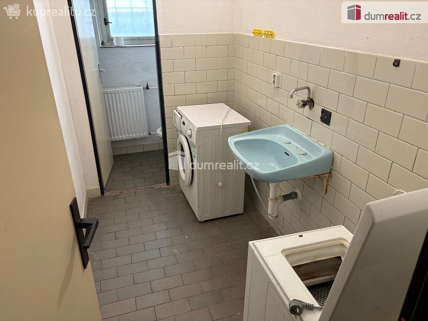 Pronájem bytu - pokoj 10 m^2 Husova, Podivín 