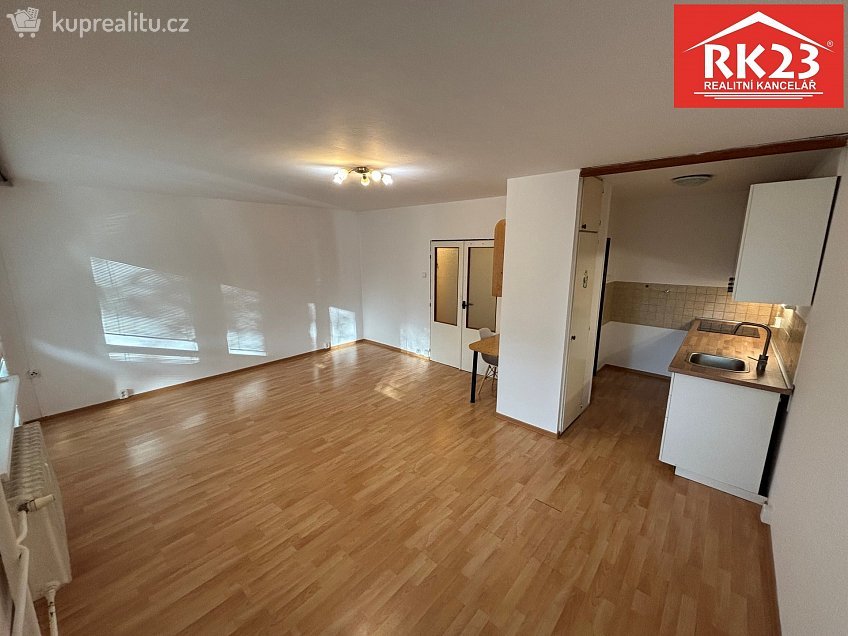 Pronájem bytu 1+kk 39 m^2 Štětínská 380, Praha 