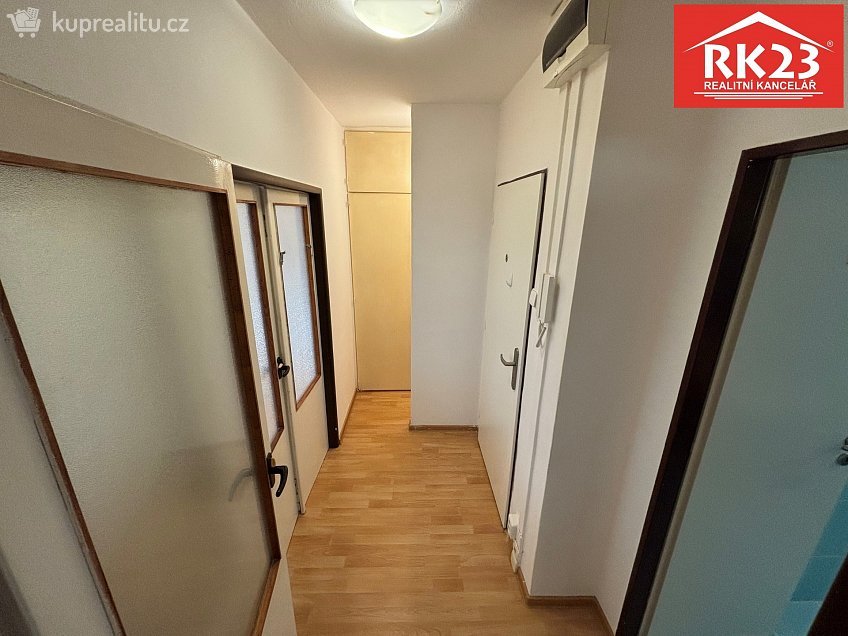 Pronájem bytu 1+kk 39 m^2 Štětínská 380, Praha 