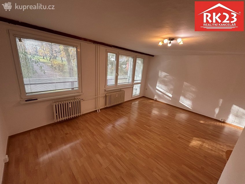 Pronájem bytu 1+kk 39 m^2 Štětínská 380, Praha 