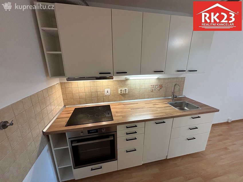 Pronájem bytu 1+kk 39 m^2 Štětínská 380, Praha 