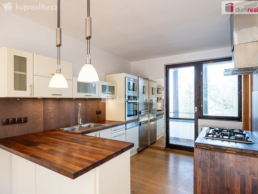 Prodej  rodinného domu 190 m^2 Spojovací, Kralupy nad Vltavou 