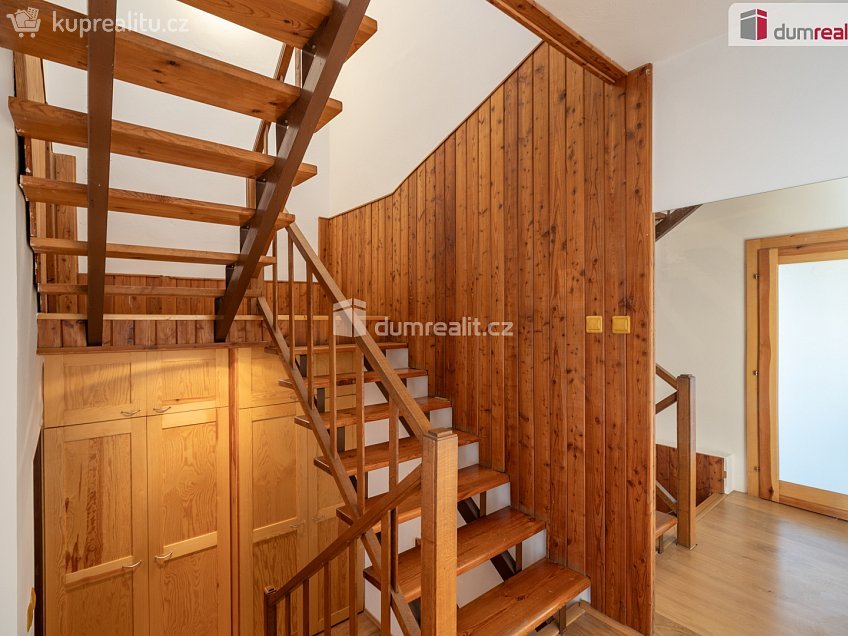 Prodej  rodinného domu 190 m^2 Spojovací, Kralupy nad Vltavou 