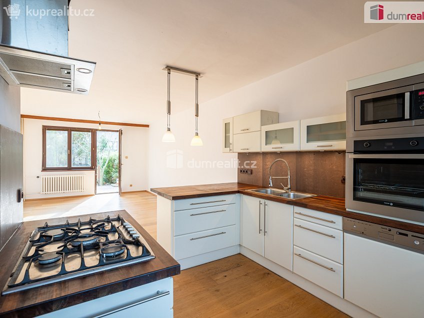 Prodej  rodinného domu 190 m^2 Spojovací, Kralupy nad Vltavou 