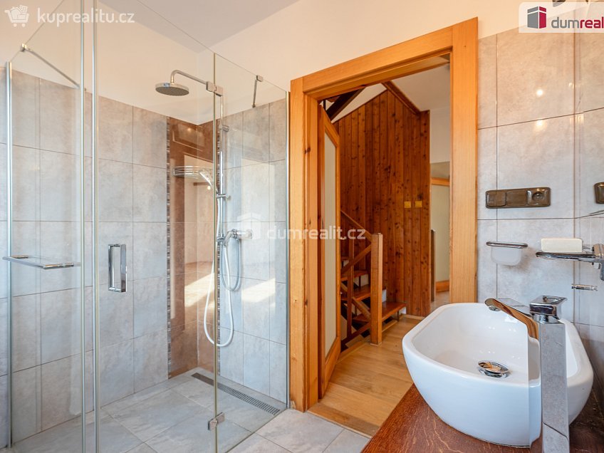 Prodej  rodinného domu 190 m^2 Spojovací, Kralupy nad Vltavou 