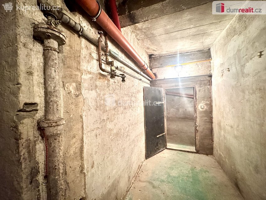 Pronájem  obchodních prostor 397 m^2 Bělehradská, Praha 2 