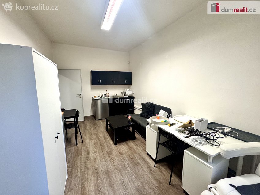 Pronájem  obchodních prostor 397 m^2 Bělehradská, Praha 2 