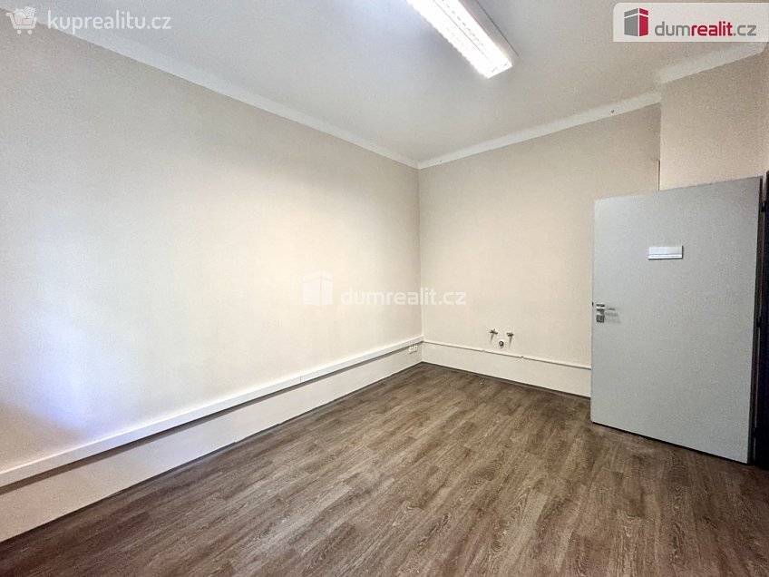 Pronájem  obchodních prostor 397 m^2 Bělehradská, Praha 2 