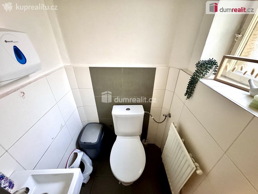 Pronájem  obchodních prostor 397 m^2 Bělehradská, Praha 2 