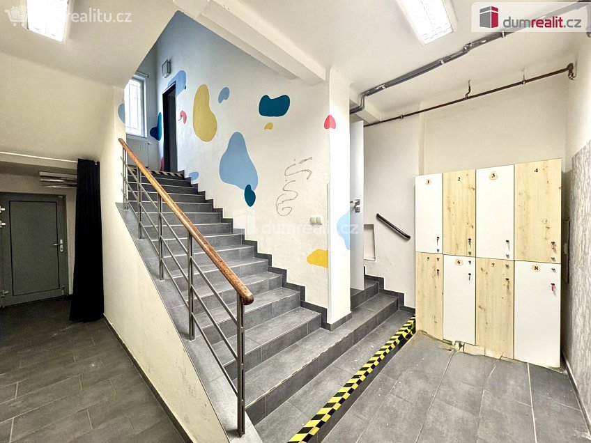 Pronájem  obchodních prostor 397 m^2 Bělehradská, Praha 2 