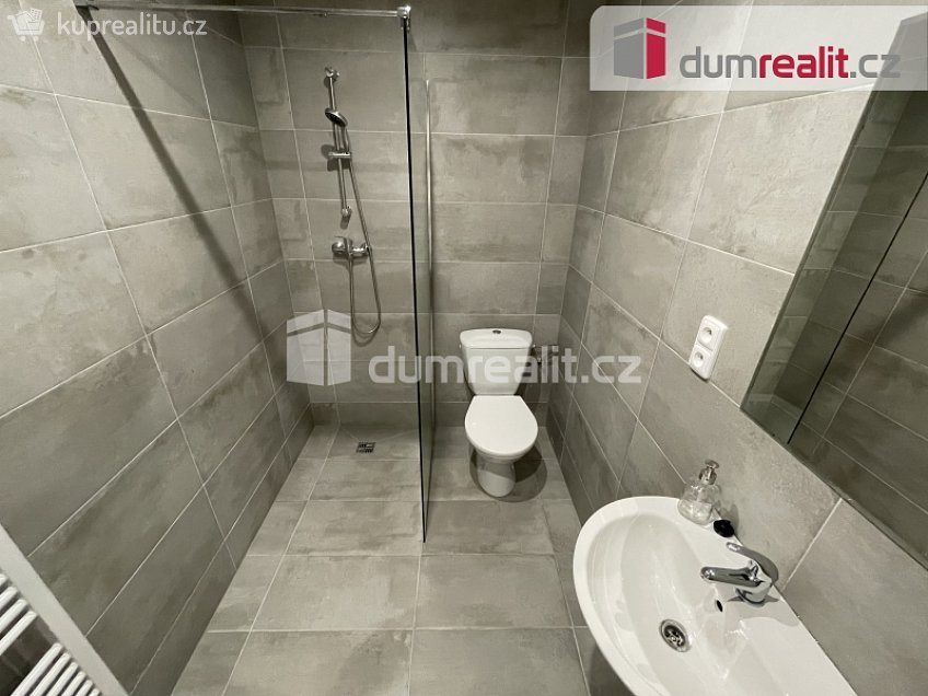 Pronájem bytu 2+kk 40 m^2 Mírové nám., Jílové 