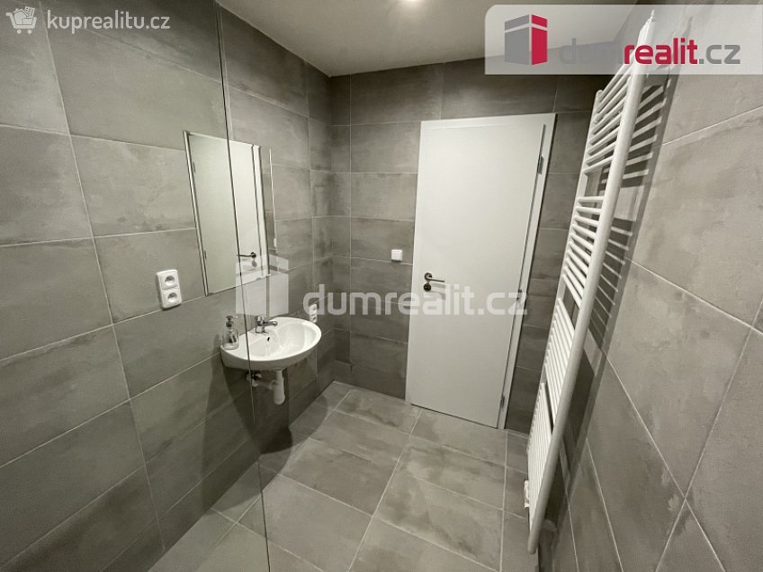 Pronájem bytu 2+kk 40 m^2 Mírové nám., Jílové 