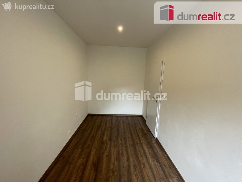 Pronájem bytu 2+kk 40 m^2 Mírové nám., Jílové 