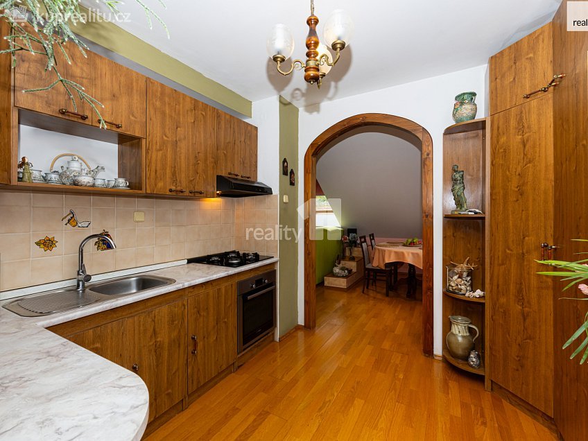 Prodej bytu 3+kk 151 m^2 Kamýcká, Praha-Suchdol 