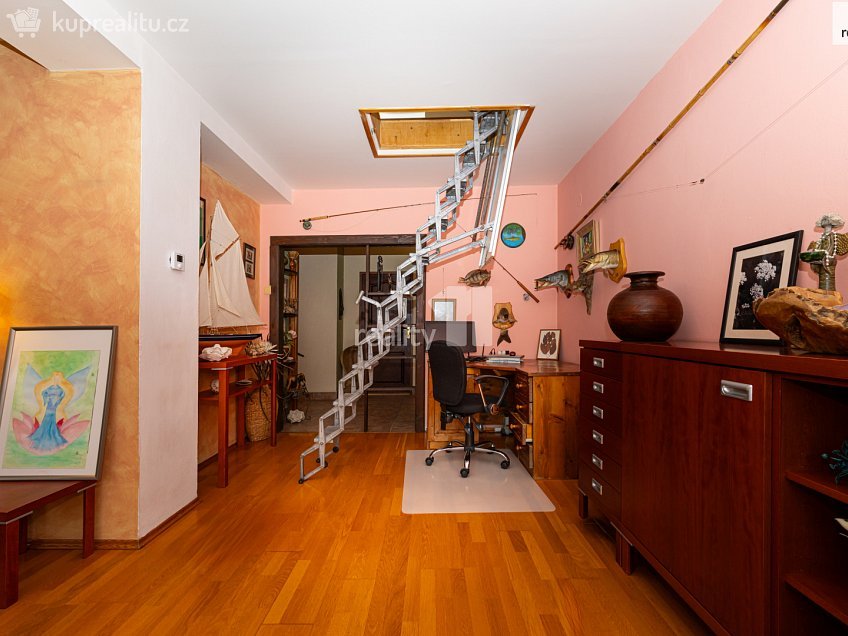 Prodej bytu 3+kk 151 m^2 Kamýcká, Praha-Suchdol 