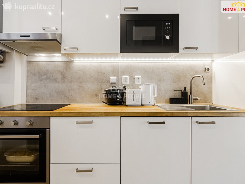 Pronájem bytu 2+1 52 m^2 Zeyerova, Karlovy Vary 