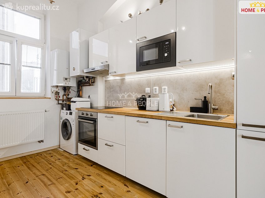 Pronájem bytu 2+1 52 m^2 Zeyerova, Karlovy Vary 