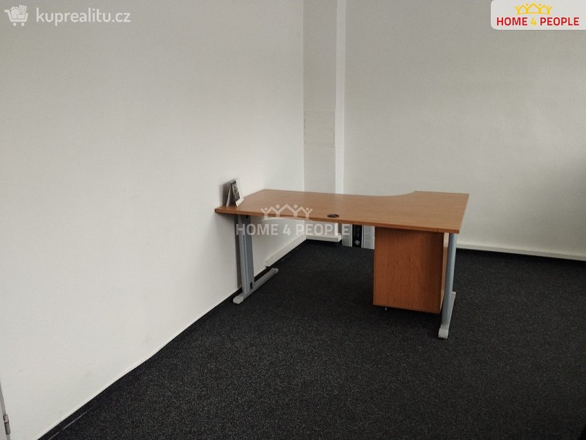 Pronájem  kanceláře 27 m^2 Erbenova, Benešov 