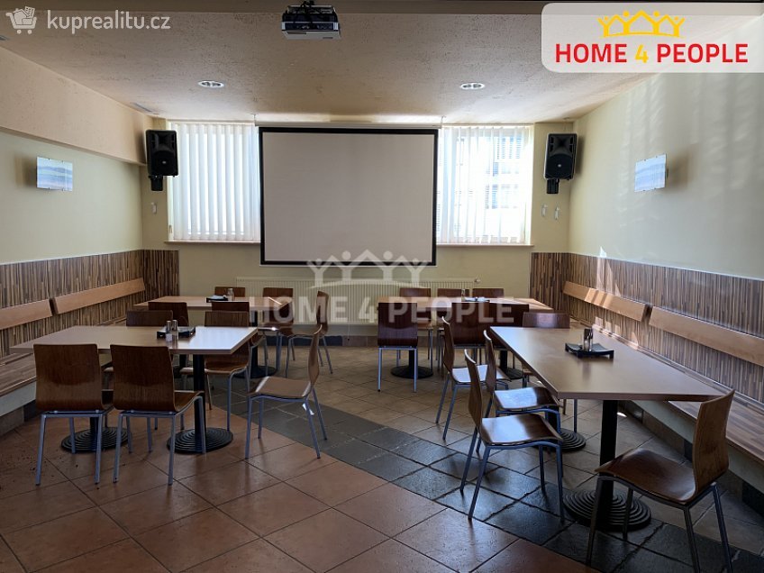 Pronájem  kanceláře 27 m^2 Erbenova, Benešov 