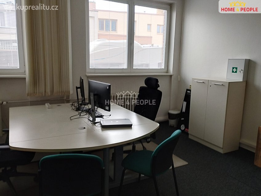 Pronájem  kanceláře 27 m^2 Erbenova, Benešov 