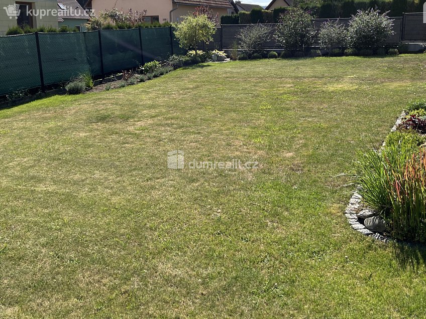 Prodej  rodinného domu 848 m^2 Branky, Branky 