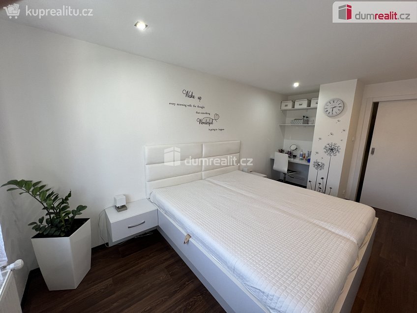 Prodej  rodinného domu 848 m^2 Branky, Branky 