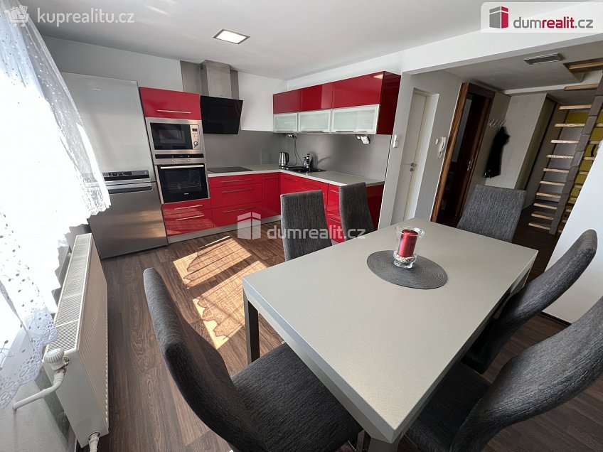 Prodej  rodinného domu 848 m^2 Branky, Branky 