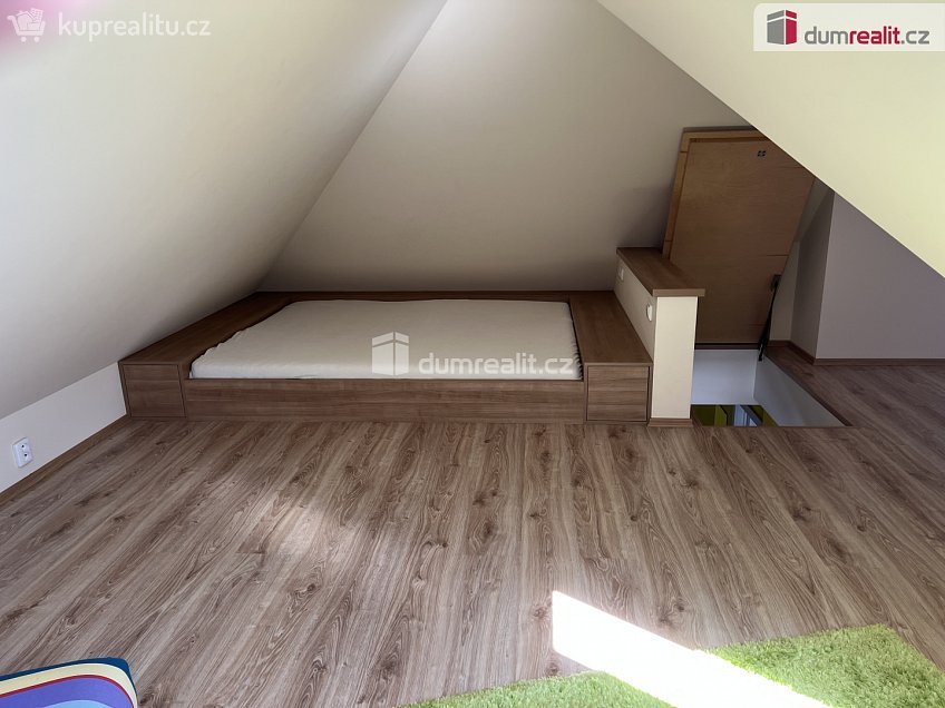 Prodej  rodinného domu 848 m^2 Branky, Branky 