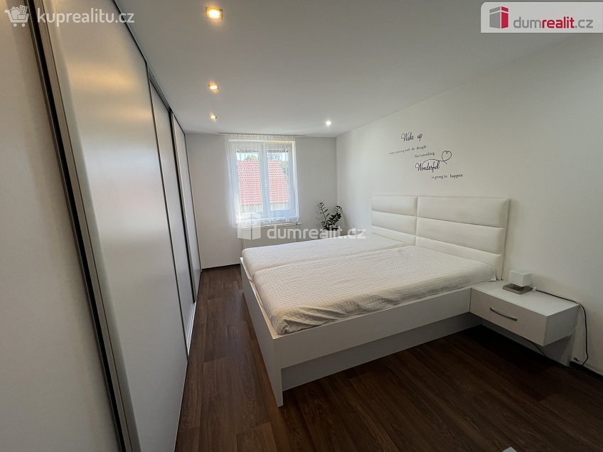 Prodej  rodinného domu 848 m^2 Branky, Branky 