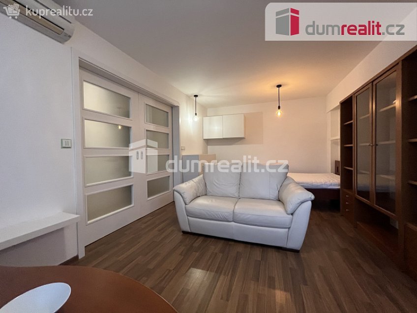 Pronájem bytu 1+1 41 m^2 sídl. Hůrka, Kralupy nad Vltavou 