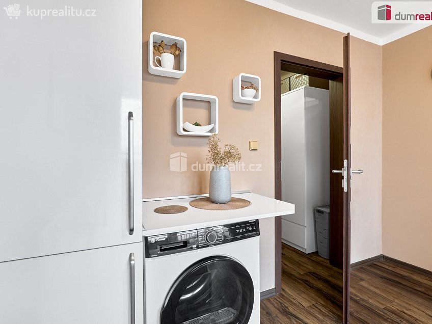 Prodej bytu 1+kk 16 m^2 U Stadiónu, Ústí nad Labem 