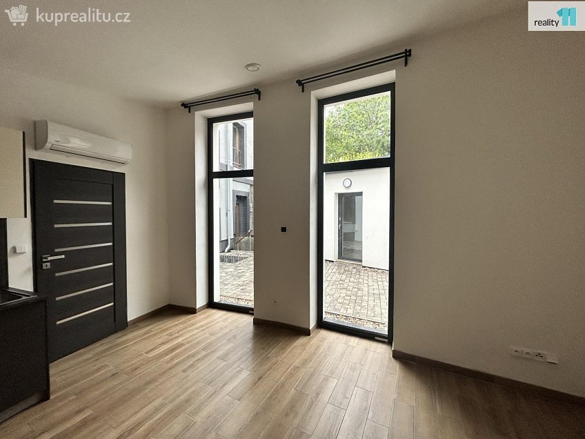 Prodej bytu 1+1 34 m^2 Michelská, Praha 4 