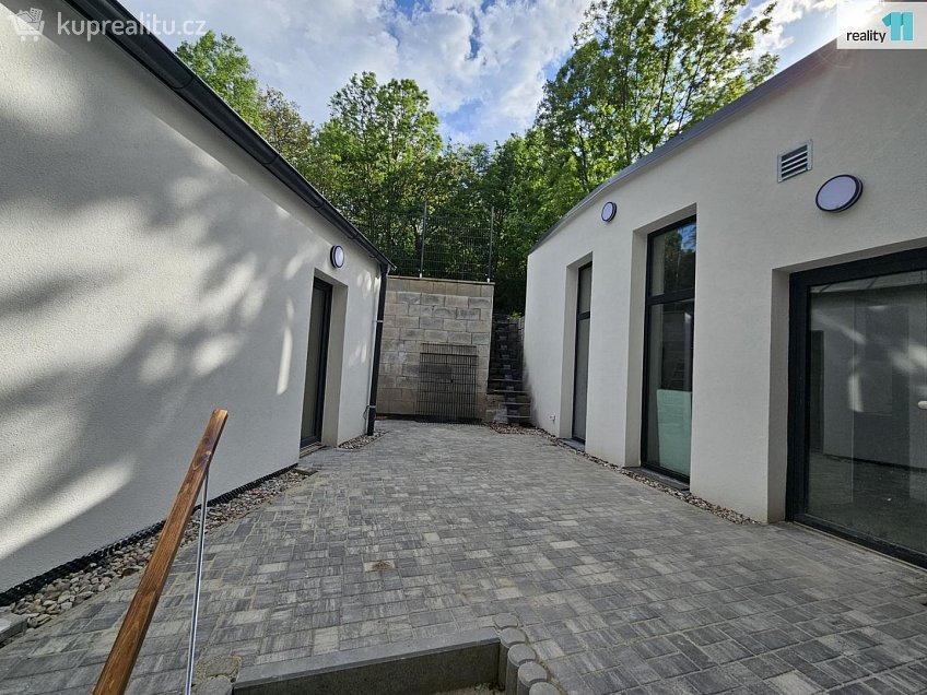 Prodej bytu 1+1 34 m^2 Michelská, Praha 4 