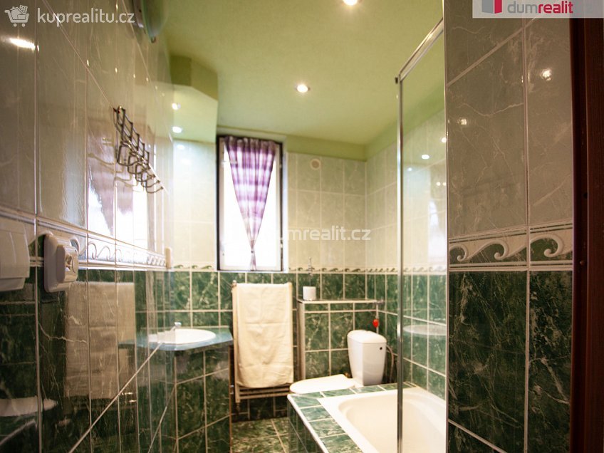 Pronájem bytu 5+kk 107 m^2 Šafaříkova, Sezimovo Ústí 