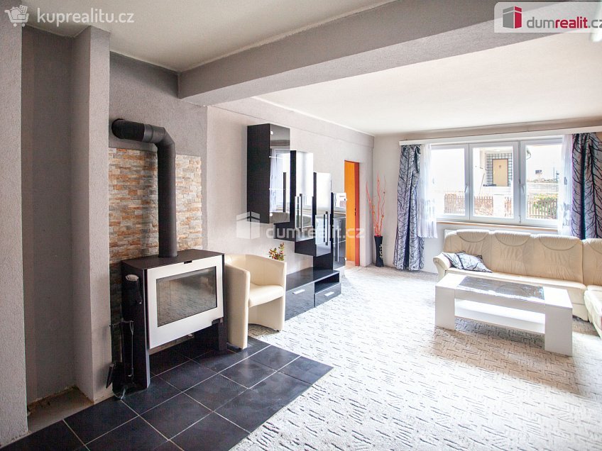 Pronájem bytu 5+kk 107 m^2 Šafaříkova, Sezimovo Ústí 