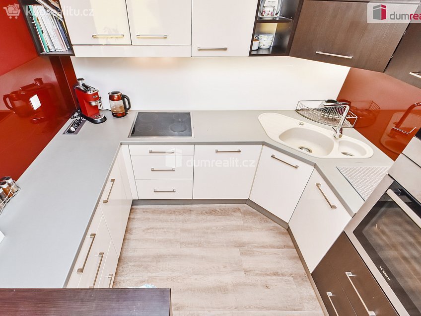 Prodej  rodinného domu 104 m^2 Hájecká, Chýně 