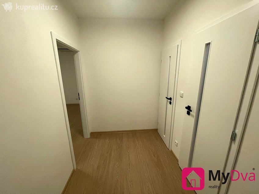 Pronájem bytu 1+kk 35 m^2 Na Rejdišti, Znojmo 