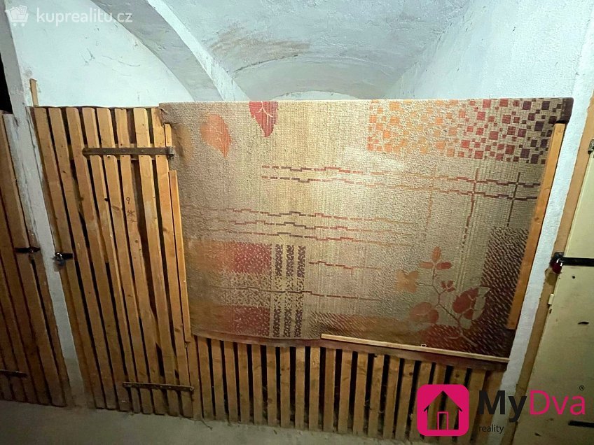 Pronájem bytu 1+kk 35 m^2 Na Rejdišti, Znojmo 