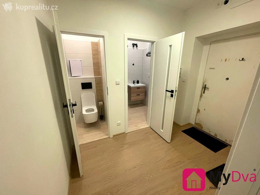 Pronájem bytu 1+kk 35 m^2 Na Rejdišti, Znojmo 