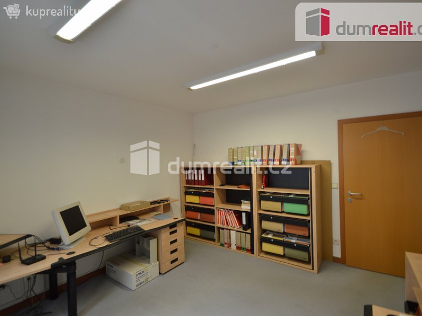Pronájem  kanceláře 94 m^2 Záhřebská, Praha 2 