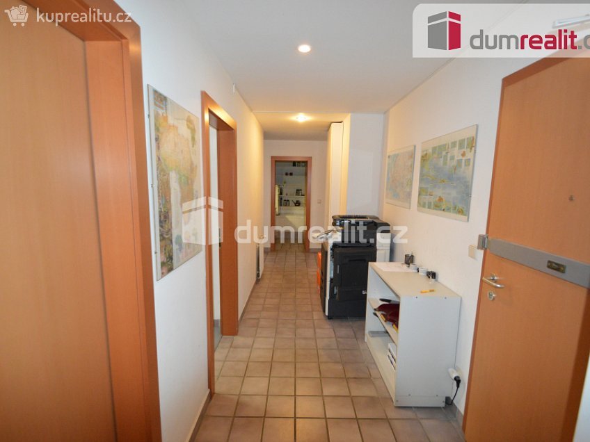 Pronájem  kanceláře 94 m^2 Záhřebská, Praha 2 