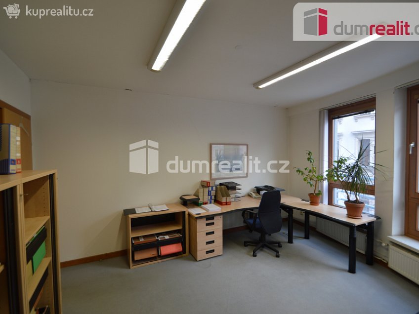 Pronájem  kanceláře 94 m^2 Záhřebská, Praha 2 